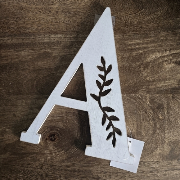 White Wash Wood Floral Vine Leaf Letter A Wall Decor - Picture 1 of 1